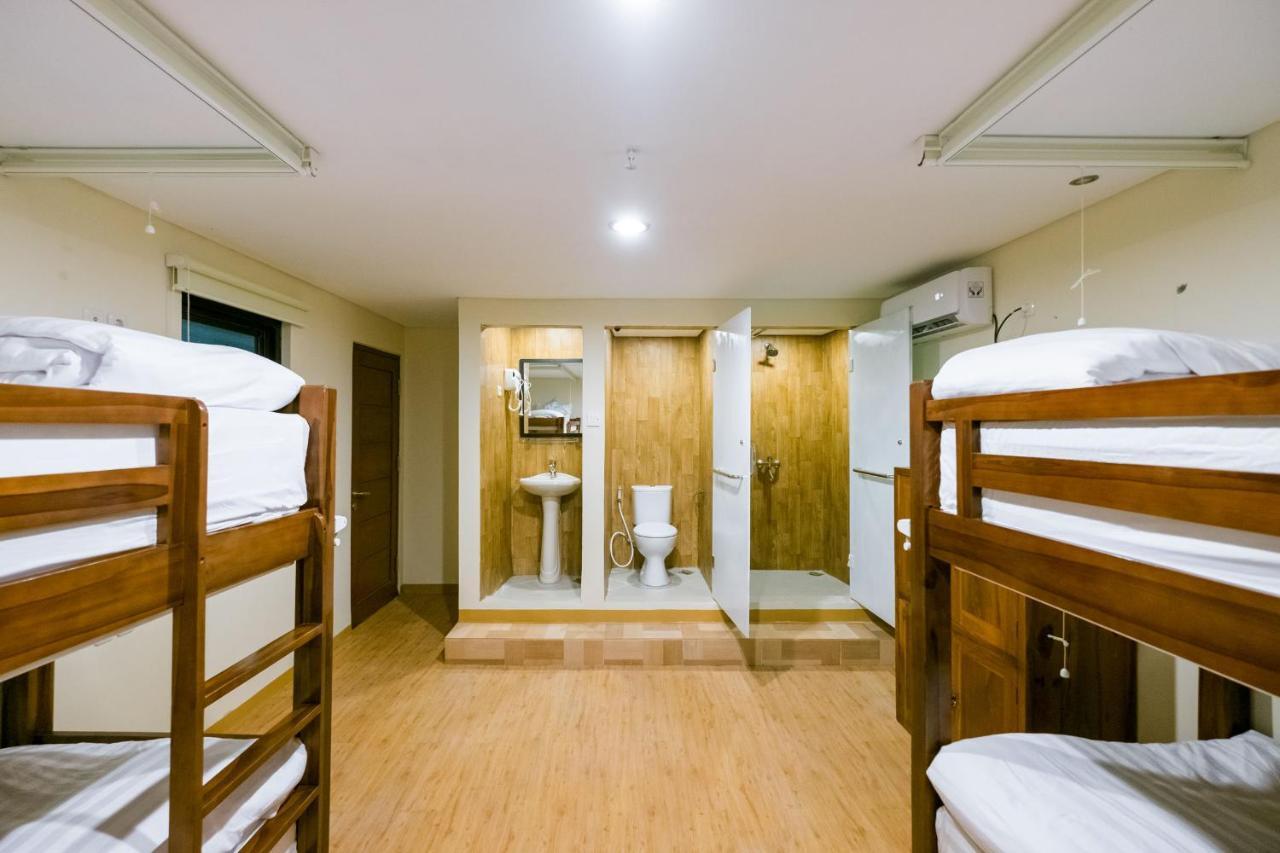 Caroline Hostel Canggu  Bagian luar foto